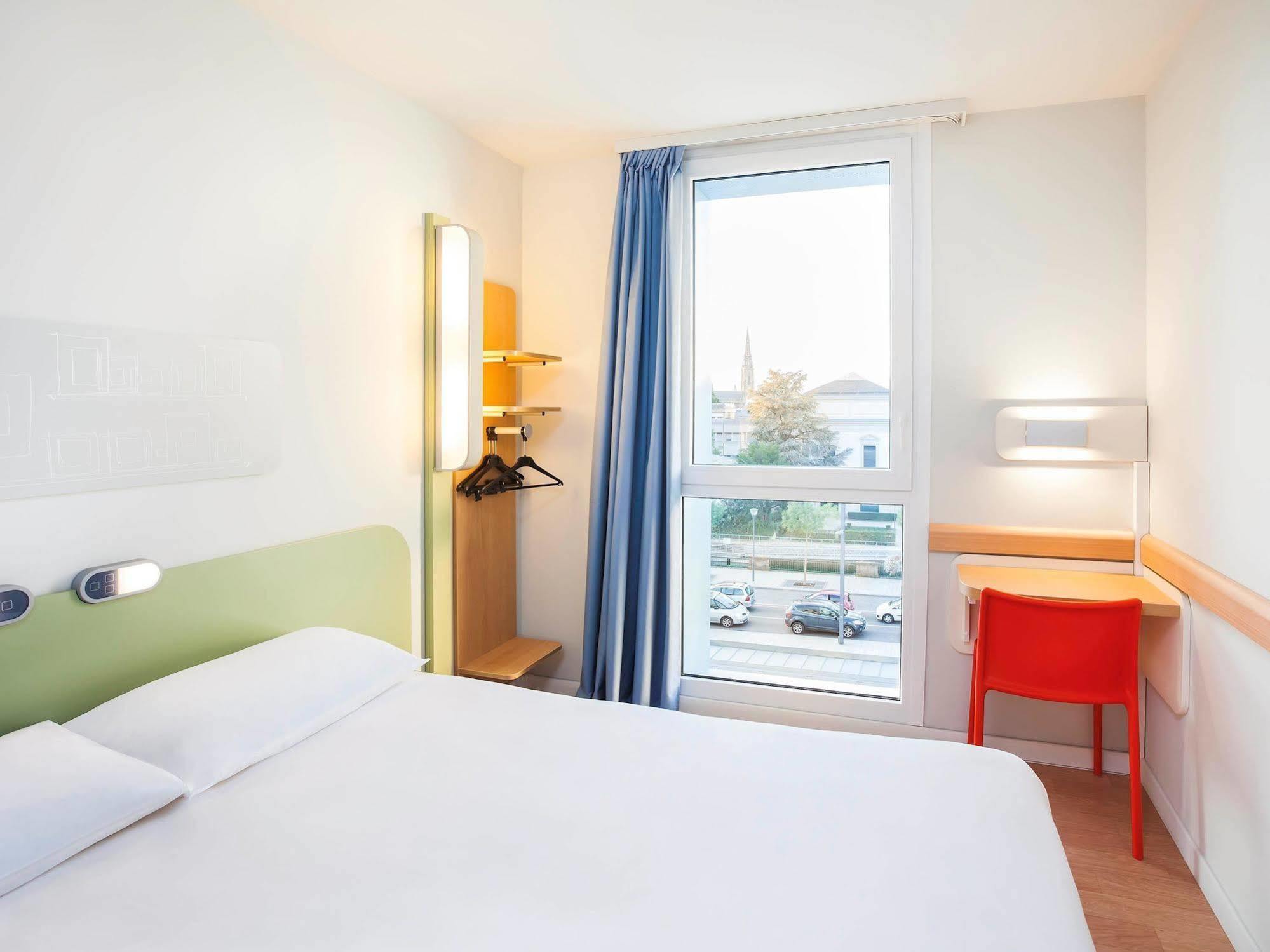 Ibis Budget Mulhouse Centre Gare Екстериор снимка