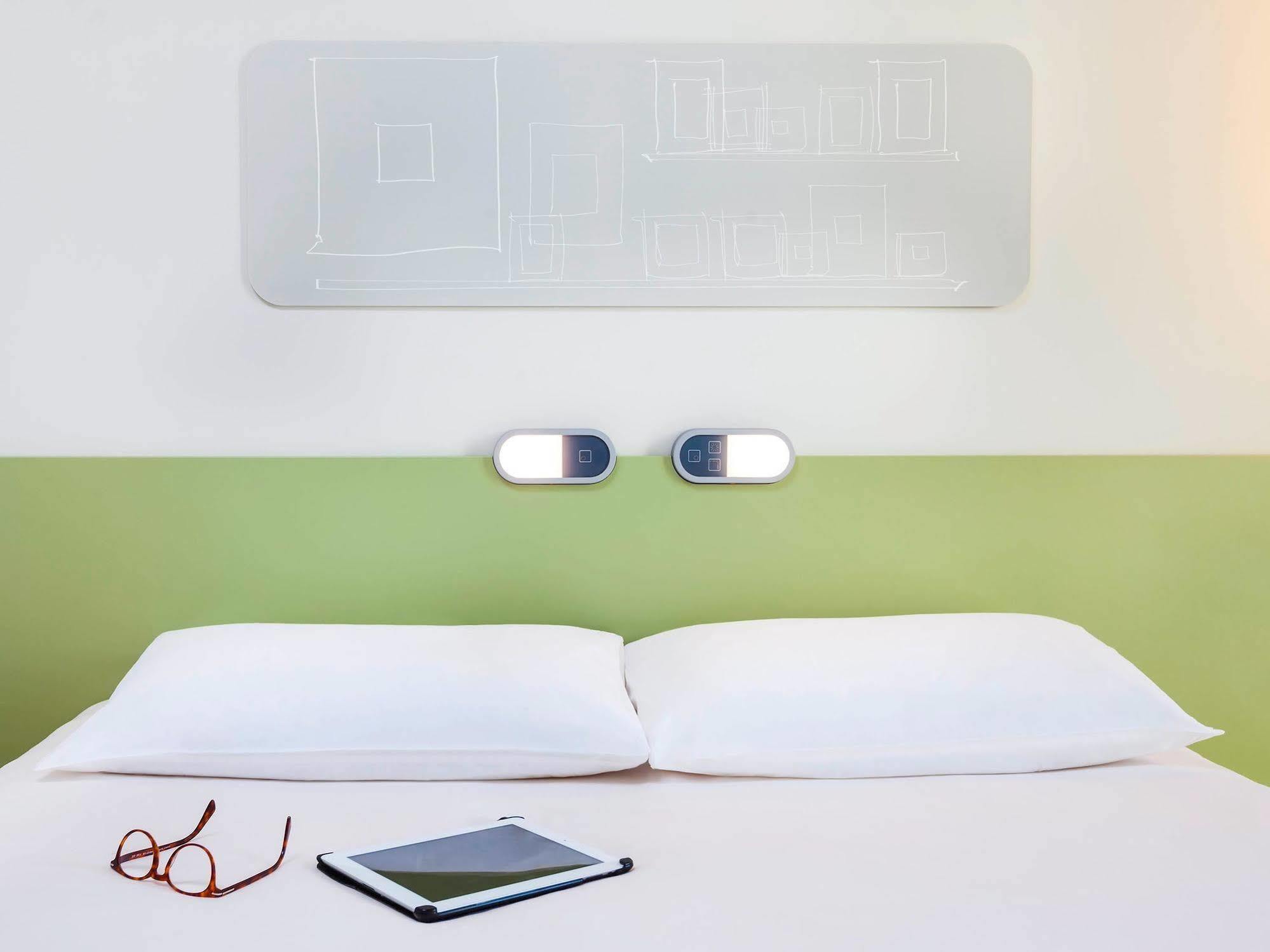 Ibis Budget Mulhouse Centre Gare Екстериор снимка