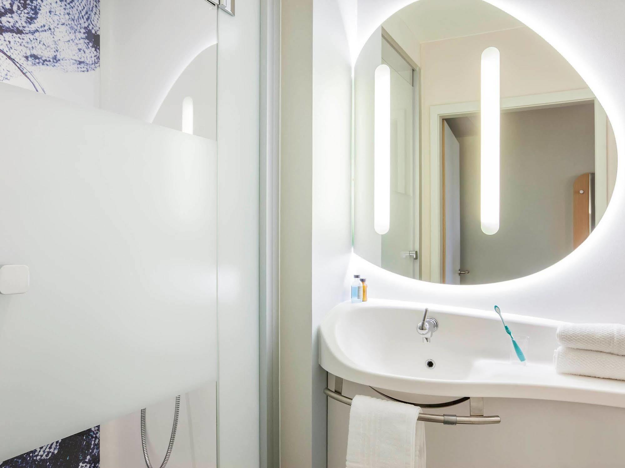 Ibis Budget Mulhouse Centre Gare Екстериор снимка