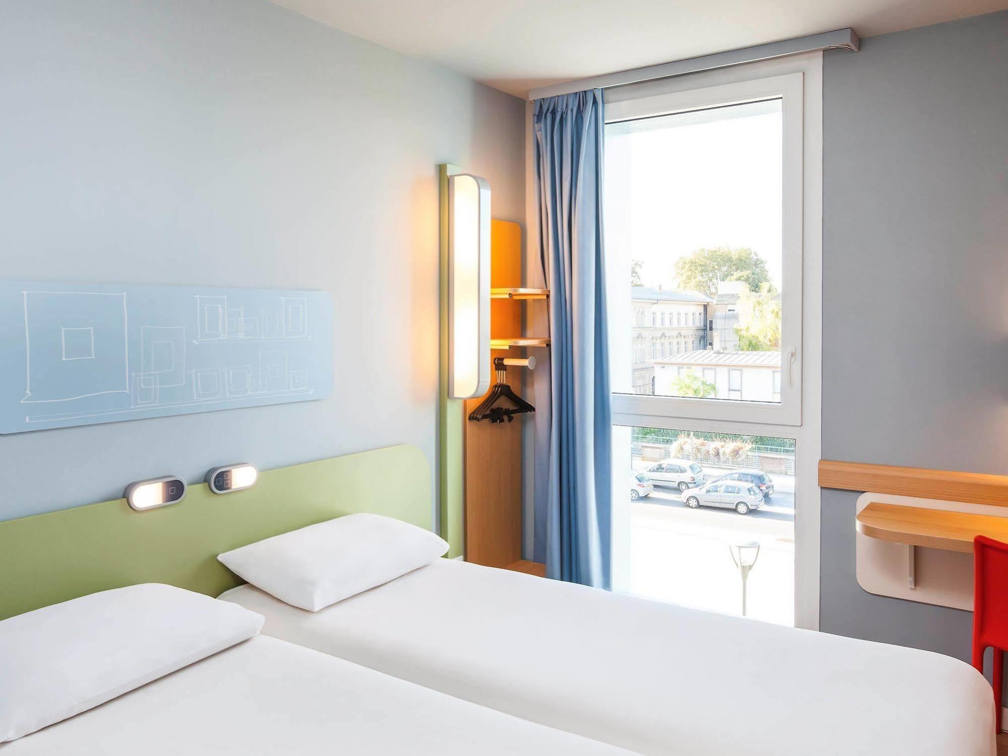 Ibis Budget Mulhouse Centre Gare Екстериор снимка